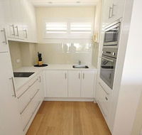 Neutral Bay 63 Ben Furnished Apartment - Accommodation Gladstone