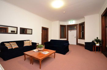 The Hallows Accommodation - Accommodation Gladstone 9