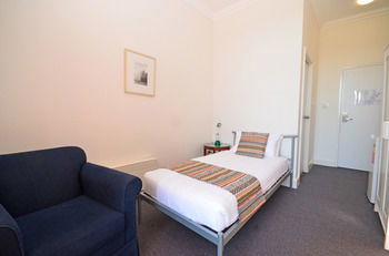 The Hallows Accommodation - Accommodation Gladstone 14
