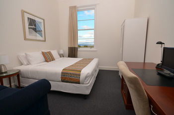 The Hallows Accommodation - Accommodation Gladstone 15