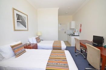 The Hallows Accommodation - Accommodation Gladstone 19