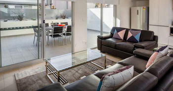 Hamilton Executive Apartments - Accommodation Gladstone 1