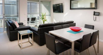 Hamilton Executive Apartments - Accommodation Gladstone 3