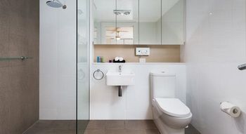 Hamilton Executive Apartments - Accommodation Gladstone 9