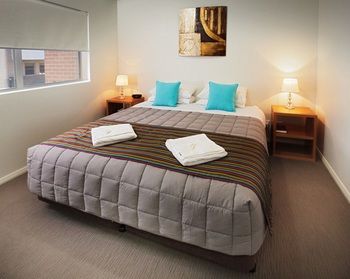 Hamilton Executive Apartments - Accommodation Gladstone 14