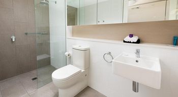 Hamilton Executive Apartments - Accommodation Gladstone 22