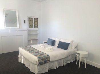 Tighes Hill NSW Accommodation Gladstone