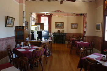 CBC Bed & Breakfast & Cafe - Accommodation Gladstone 1