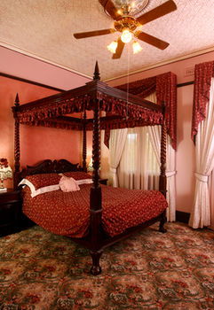 CBC Bed & Breakfast & Cafe - Accommodation Gladstone 5