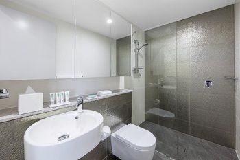 Meriton Serviced Apartments Church Street - Accommodation Gladstone 5