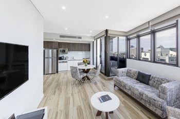 Meriton Serviced Apartments Church Street - Accommodation Gladstone 8