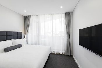 Meriton Serviced Apartments Church Street - Accommodation Gladstone 9