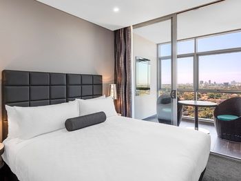 Meriton Serviced Apartments Church Street - Accommodation Gladstone 11