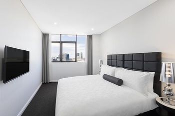 Meriton Serviced Apartments Church Street - Accommodation Gladstone 14