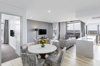Meriton Serviced Apartments Church Street - Accommodation Gladstone 15