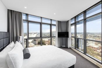 Meriton Serviced Apartments Church Street - Accommodation Gladstone 18