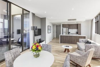 Meriton Serviced Apartments Church Street - Accommodation Gladstone 25
