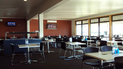 BEST WESTERN Beachfront At Bicheno - Accommodation Gladstone 4