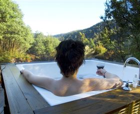 Huon Bush Retreats - Accommodation Gladstone 4