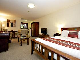 Grosvenor Court Apartments - Accommodation Gladstone 1