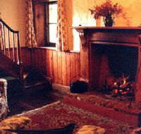 McCauley's Cottage - Hamilton Heritage Holiday Homes - Accommodation Gladstone