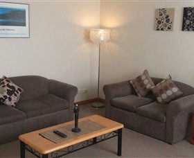 Ashwood Apartments - Bellerive - Accommodation Gladstone 3