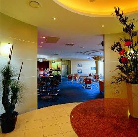 Shoreline Hotel - Accommodation Gladstone 0