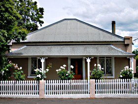 Arendon Cottage - Accommodation Gladstone 0