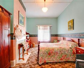 Roslyn House Bed And Breakfast - Accommodation Gladstone 2