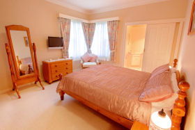 B & B At Winterbrook - Accommodation Gladstone 1