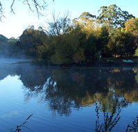 Jubilee Lake Holiday Park - Accommodation Gladstone