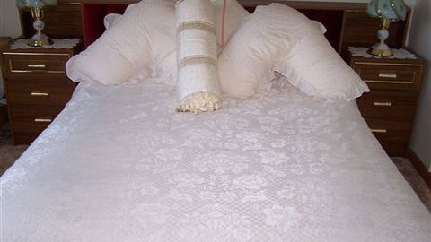 Corryong Bed & Breakfast - Accommodation Gladstone 0