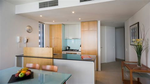 Apartments Melbourne Domain Docklands - Accommodation Gladstone 0