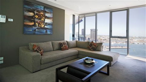 Apartments Melbourne Domain Docklands - Accommodation Gladstone 1