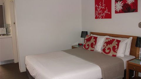 Riverside Ocean Grove - Accommodation Gladstone 0