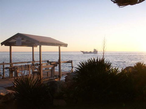 Amity Point Waterfront Cabins - Accommodation Gladstone 0