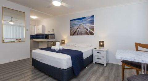 A'Montego Mermaid Beach Motel - Accommodation Gladstone 3