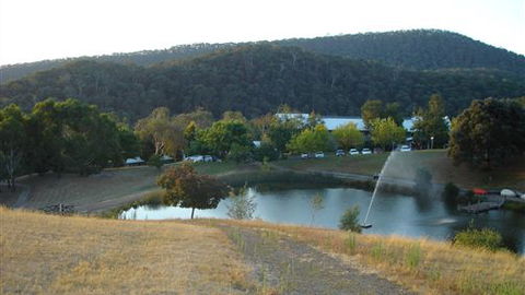 Kunala Chalet - Pinnacle Valley Resort - Accommodation Gladstone 6