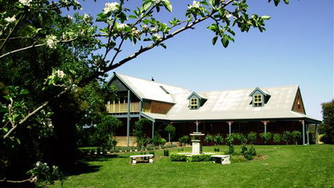 Lawson Lodge Country Estate - Accommodation Gladstone 0