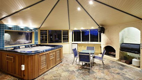 Lawson Lodge Country Estate - Accommodation Gladstone 3
