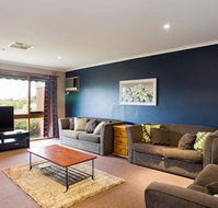 Raydon Court - Accommodation Gladstone