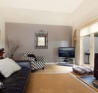 Lake Como Villa  Studio - Daylesford - Accommodation Gladstone