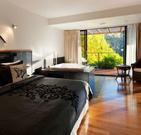 Springs Spa Villa - Accommodation Gladstone