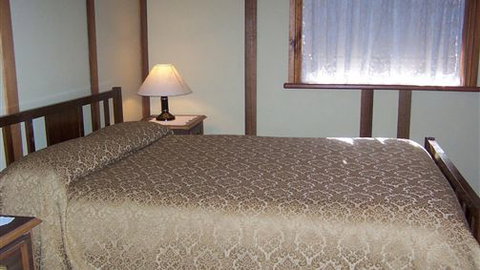 Abaco House - Accommodation Gladstone 0