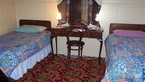 Abaco House - Accommodation Gladstone 1