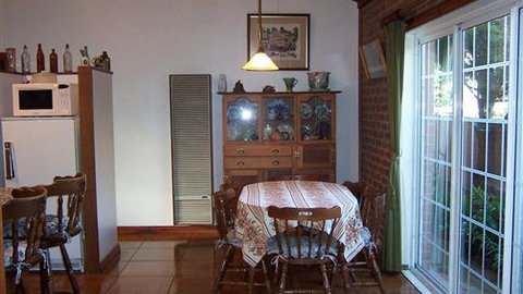 Abaco House - Accommodation Gladstone 4
