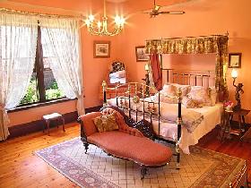 Buxton Manor - Musica Viva Apartment - Accommodation Gladstone 1