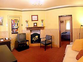 Chichester Gardens Cottage - Accommodation Gladstone 1