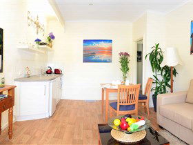 Cooinda View Bed And Breakfast - Accommodation Gladstone 0