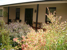 Cotton Palm Cottage - Accommodation Gladstone 0